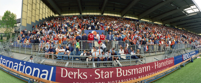 840534 Afbeelding van een deel van het publiek bij de finale van het WK Hockey heren tussen Nederland en Spanje in het ...